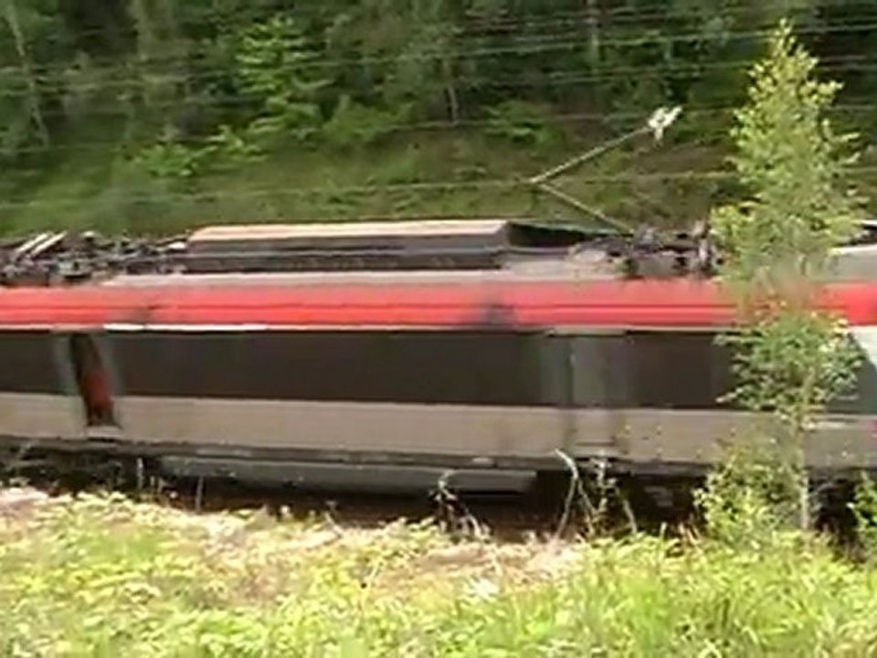 SNCF BB 36000 avec un train de fret
