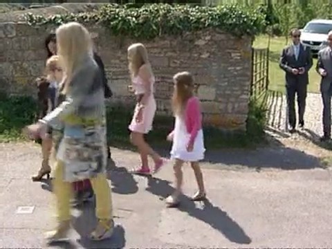 Lily Allen marries Sam Cooper in intimate ceremony