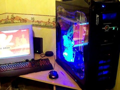 presentation et test du PC gamer extreme X ++ avec watercooling interne et SLI de GTX 480 et ces peripheriques gamer sous 3D Mark vantage et everest pour le controle