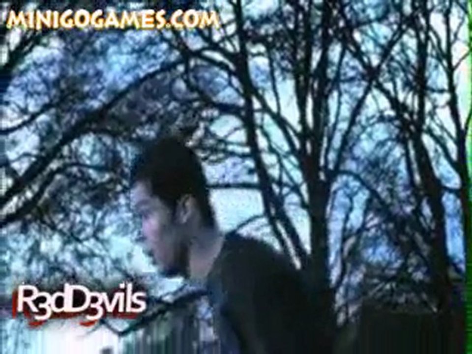 ‪CRISTIANO RONALDO RACING A BUGATTI‬‏ - www.MiniGoGames.Com