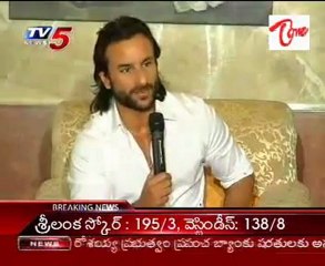 Video herunterladen: Bollywood Actor Saif Ali Khan talking to media