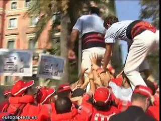 Sindicato Mossos levantan 'castell' como protesta