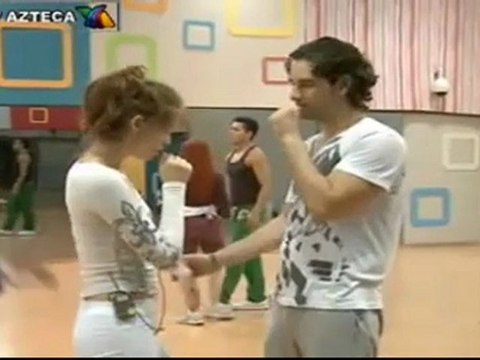 Esme y Johnny esnayando en la duela 2 2