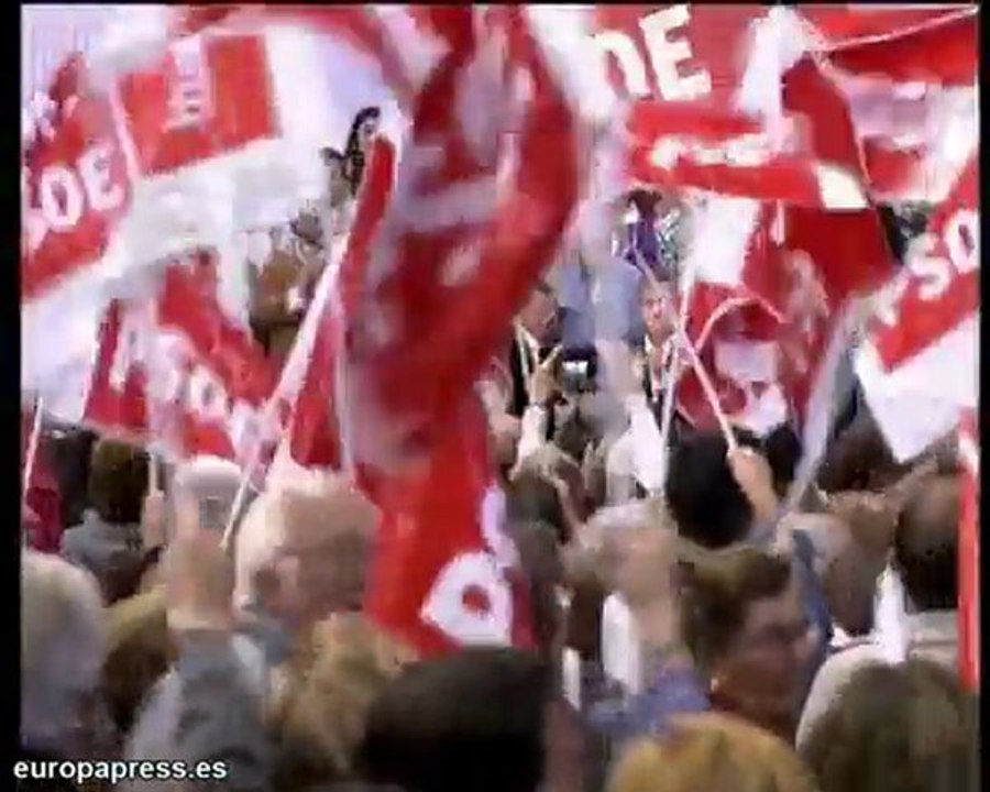 Zapatero clausura un acto del PSOE en Ponferrada