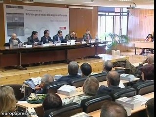 Bono pide manual de educación para actos públicos