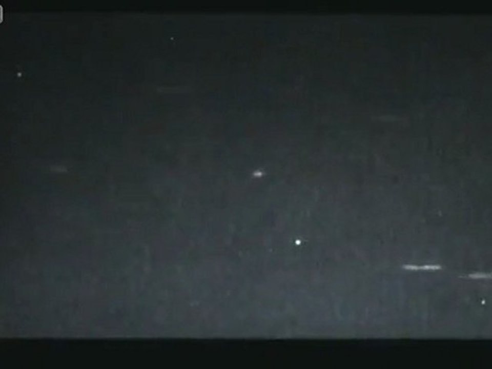 UFO Caught On Video-Over-Hurst, Texas am 1. Juni 2011