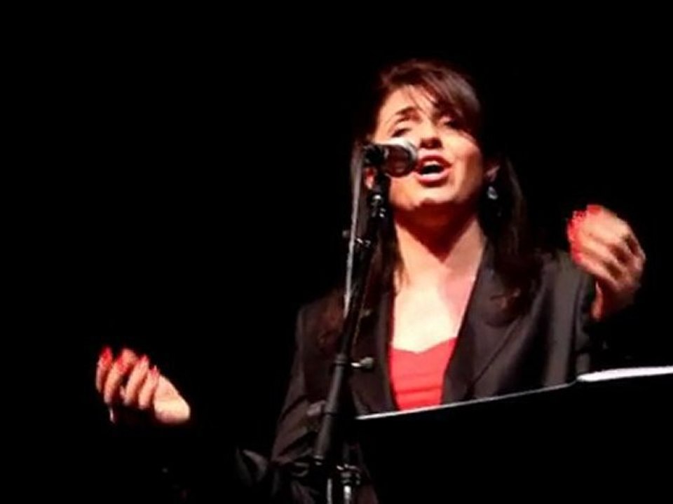 Cemile Yücel - Arda Boylarında Kırmızı Erik