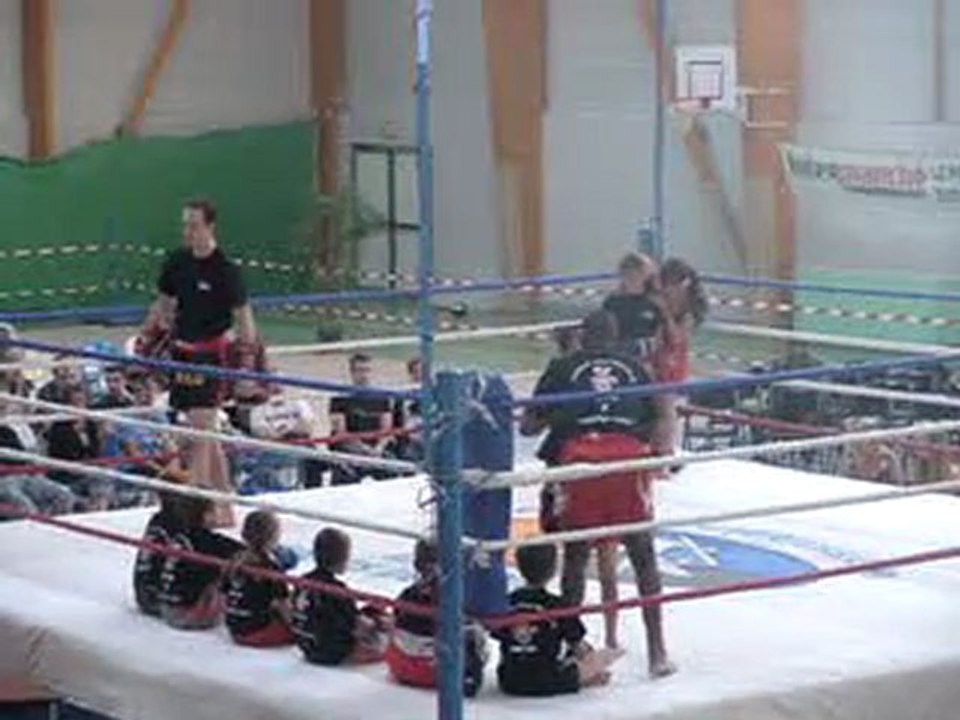 Le Pouliguen Club Cobra Boxe Thaï 1er Gale Boxe Thaï 11 juin 2011  " wikinews city " pour OMS le Pouliguen     vidéo n° 3629