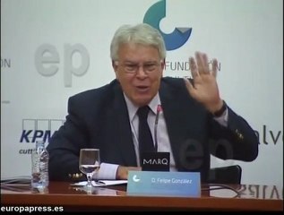 Felipe González ve correcta la remodelación del Gobierno