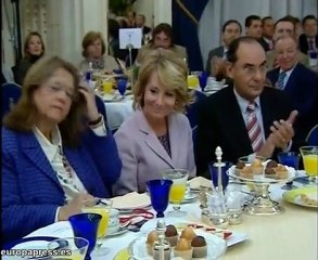 Pilar del Castillo participa en foro