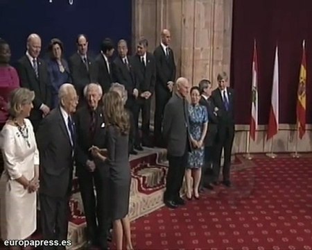 Los Príncipes posan con los premiados