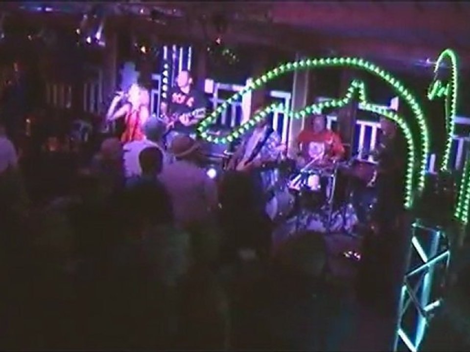 The BackLine - Whole lotta love