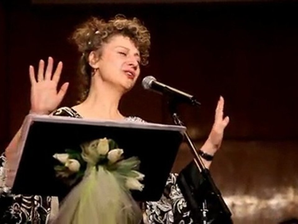 Mazi kalbimde bir yaradır - Esra Özdemir