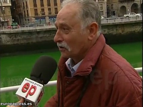 Aparecen varios rios y fuentes de Euskadi teñidos de verde
