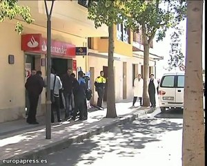 Muere mujer en un atraco en un banco de Cambrils