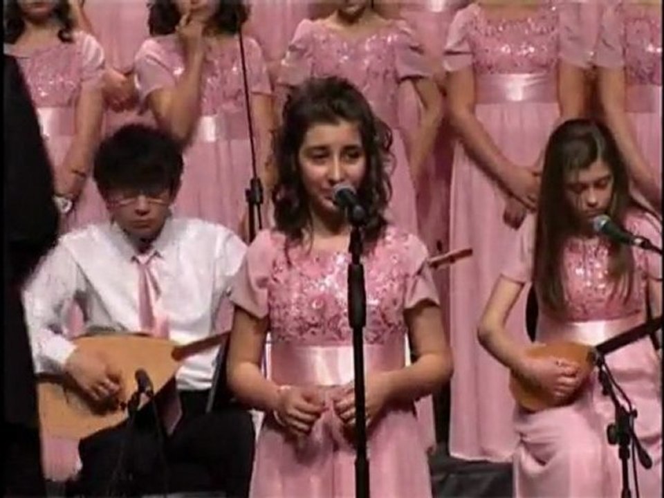 Zeynep Akın - Girdim Yarin Bahçesine