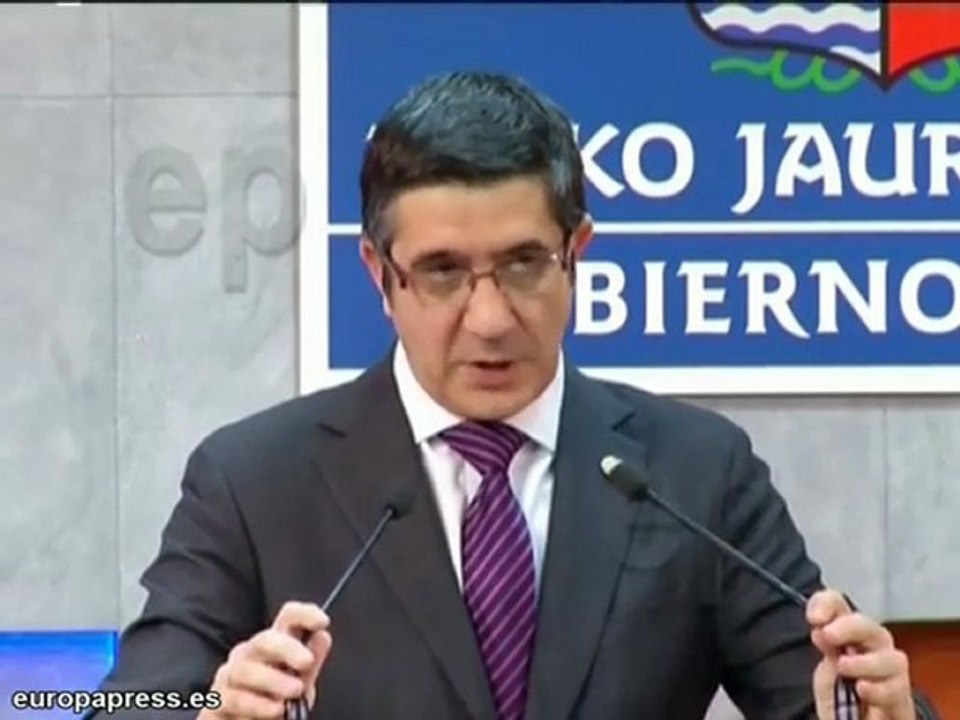 López pide a Batasuna que se desmarque de ETA