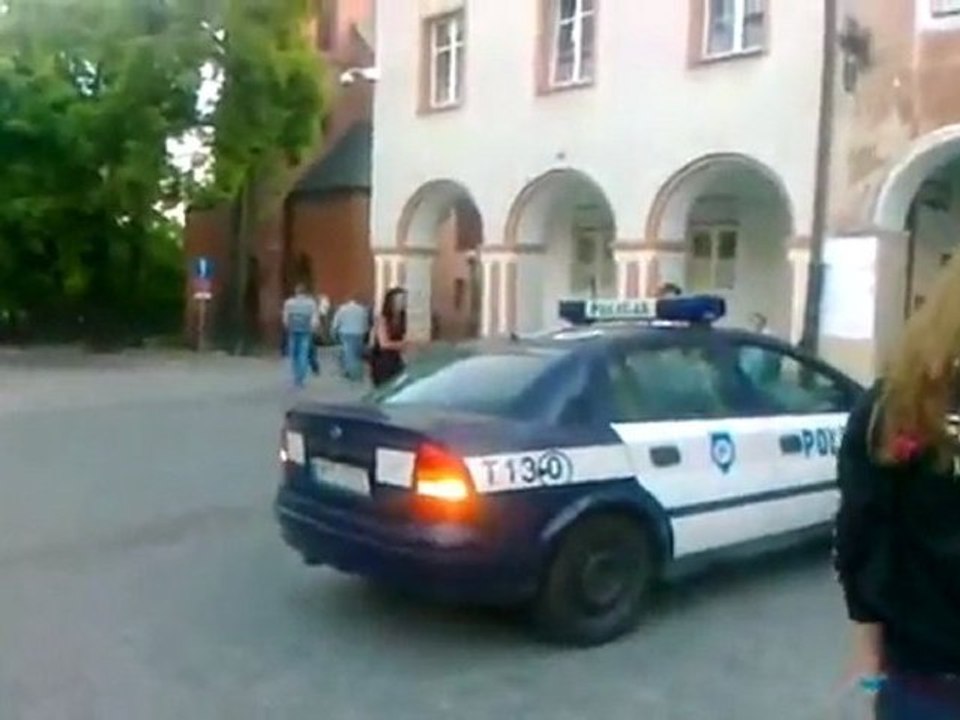 Polizei verhaftet FAIL