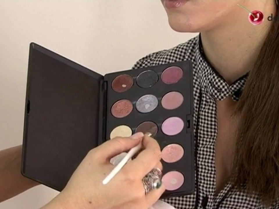 TUTORIAL MAQUILLAJE-SANDRA-TRUCO PARA RELLENAR LAS CEJAS
