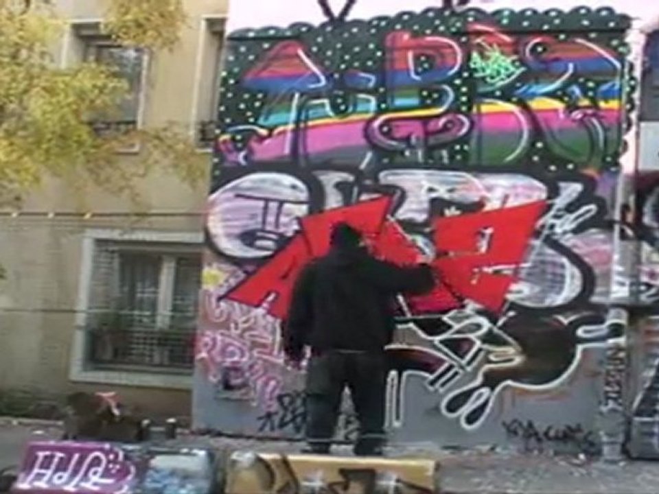 AGAZ SUR LE MUR rue Denoyer Paris