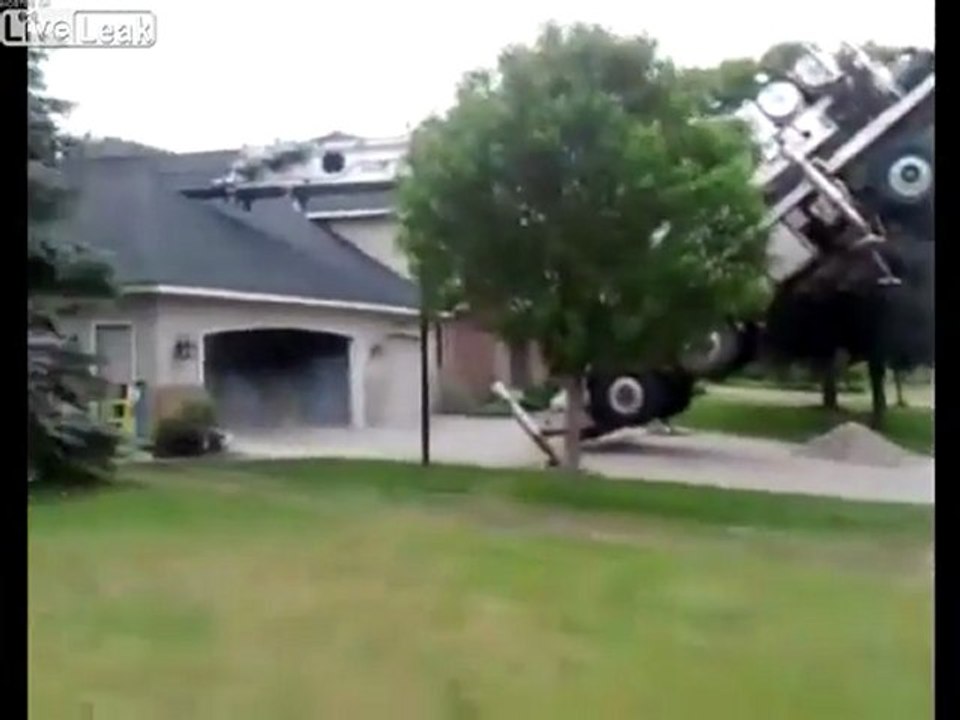 Crane Falls Abstürze Drops Schwimmbad Am Hausdach Shoreview, Minnesota o_O Fail