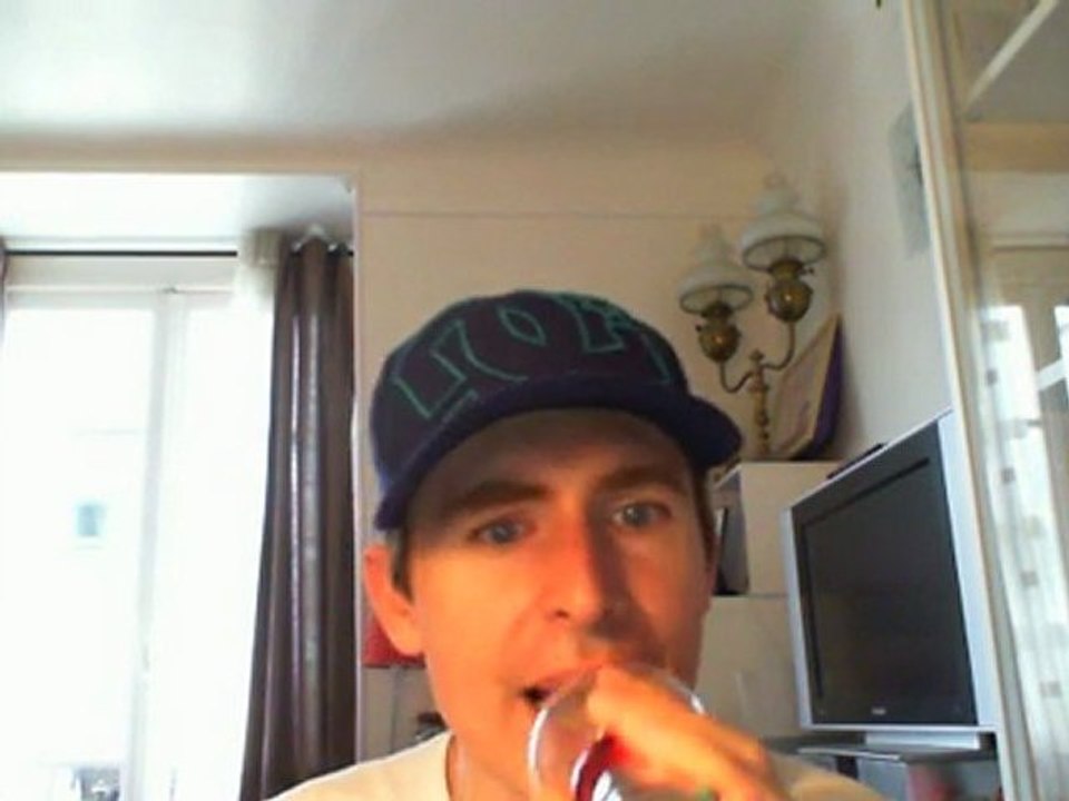 Wiwi égratigne "play that funky music"