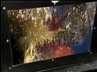 Cette machine détruit tout...