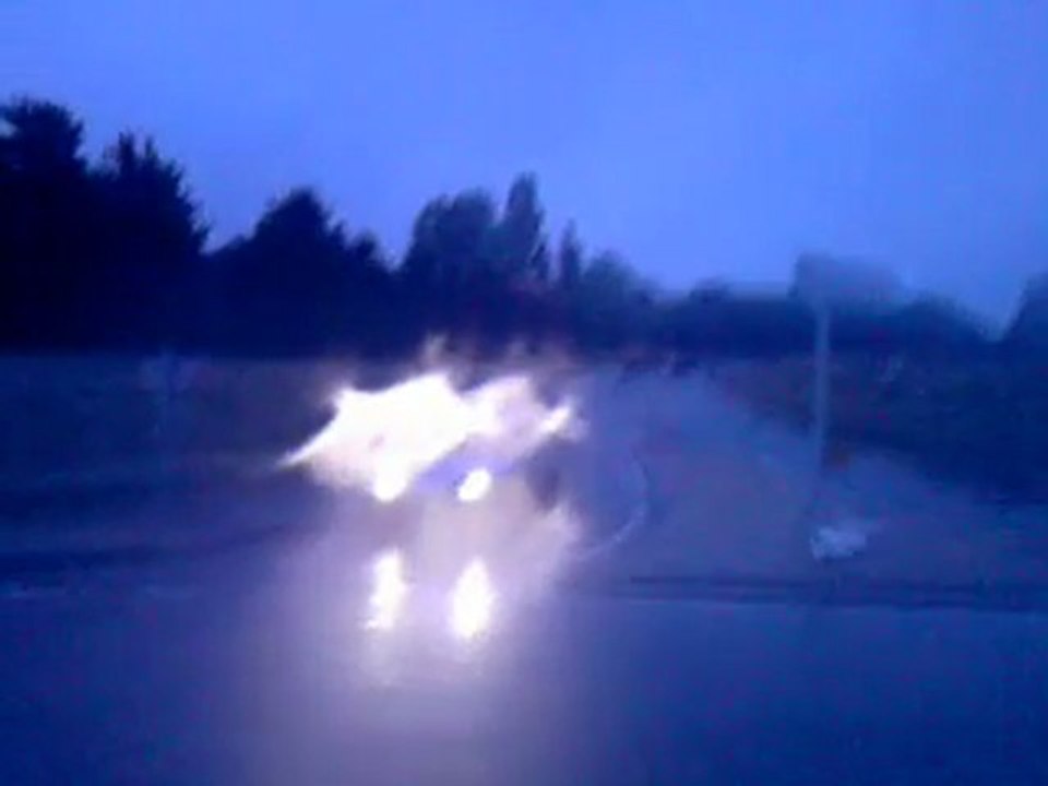 Ford sierra 1800 Ghia Drift sous la pluie!