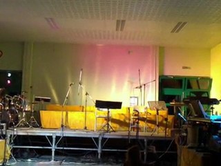 vidéo concert école de musique loures barousse 2011.Valentin et Mélisa, imagine de John Lennon.