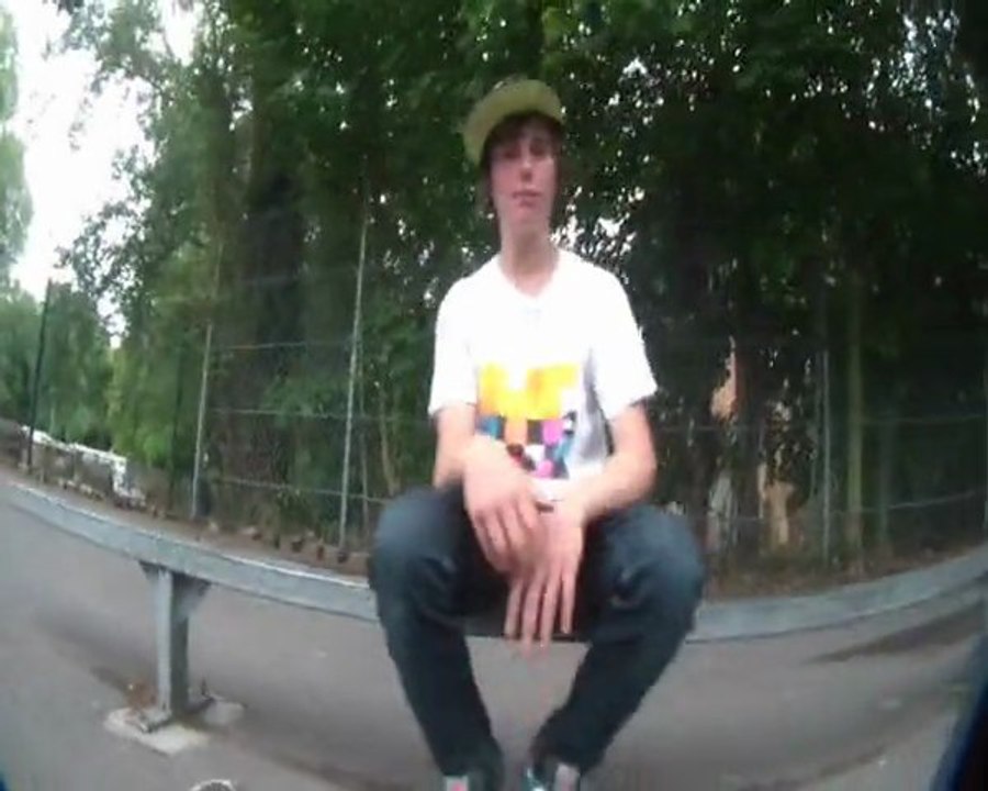 Trick tip: Kickflip