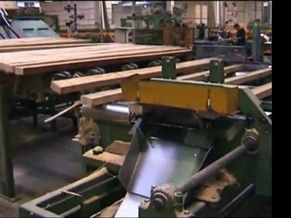 Timme Stapelautomaten GmbH - Kippentstapelung und Beschickung einer WEINIG Hobelmaschine