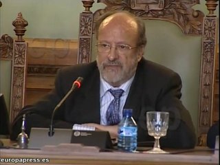 Desalojados por sacar tarjeta roja a De la Riva