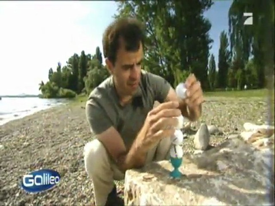 Taşları üst üste dizen Adam - Volker Paul