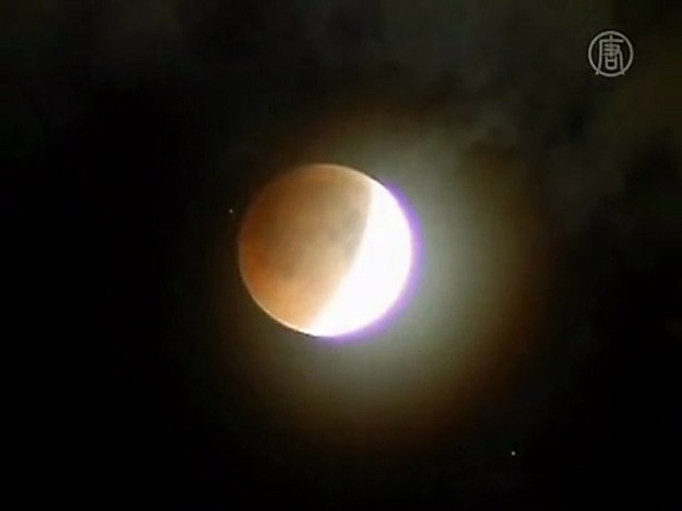 Rare Total Lunar Eclipse Turns Moon Red in China