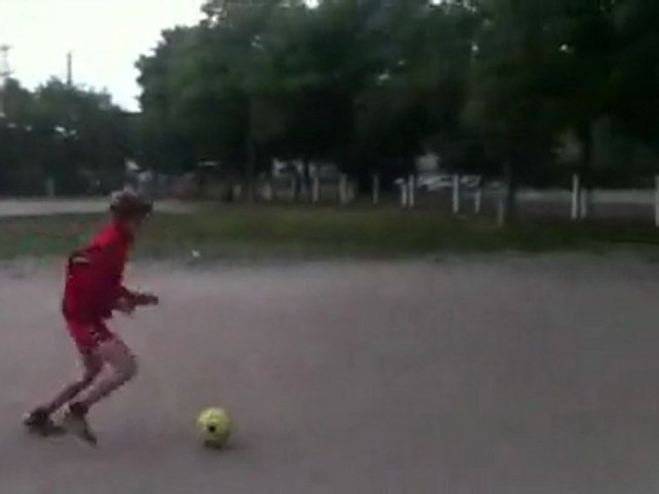 Oma Mit Fußball genagelt Fail