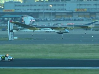 L'avion solaire belge Solar Impulse a décollé vers Paris