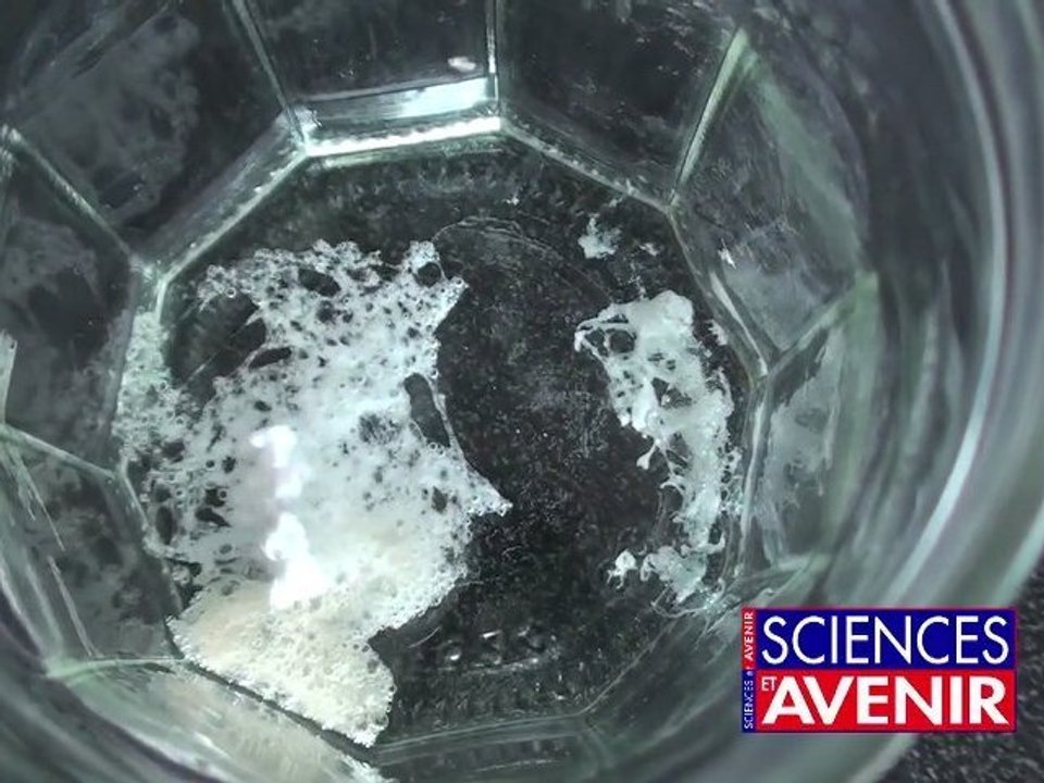 L'apprenti chimiste: Des solides qui disparaissent