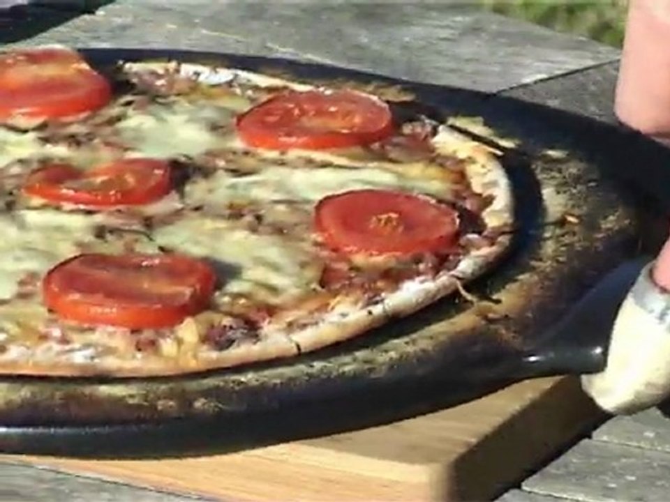 Plaque a pizza Emile Henry - Mathon.fr