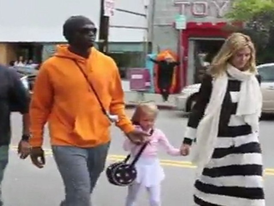 Victoria Beckham Asks Eva Longoria to be Daughter's Godmother