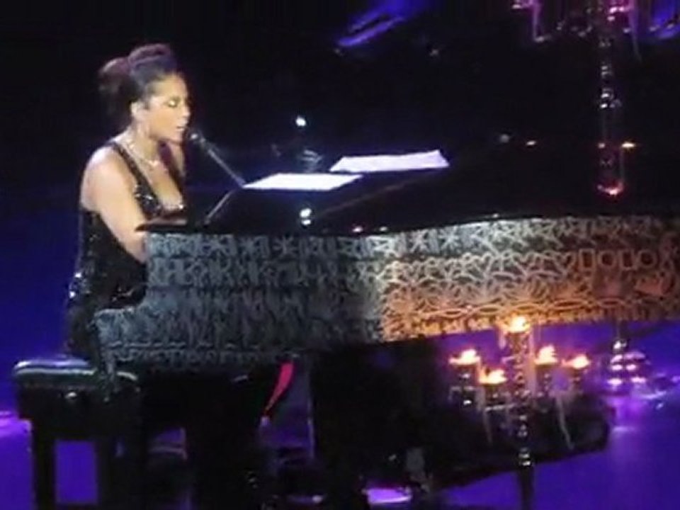 Unthinkable : Alicia Keys Acoustic Live Paris Piano And I Concert