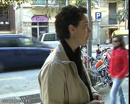 Taxista obliga a pagar a una pasajera que vomitó