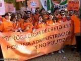Emplead publicos de Sevilla contra de la reordenacion del se