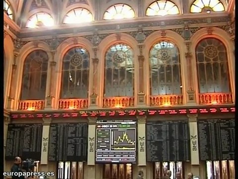 El Ibex 35 amplía su caída a media sesión