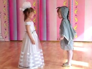 Спектакль Дюймовочка - Дюймовочка улетает на ласточке