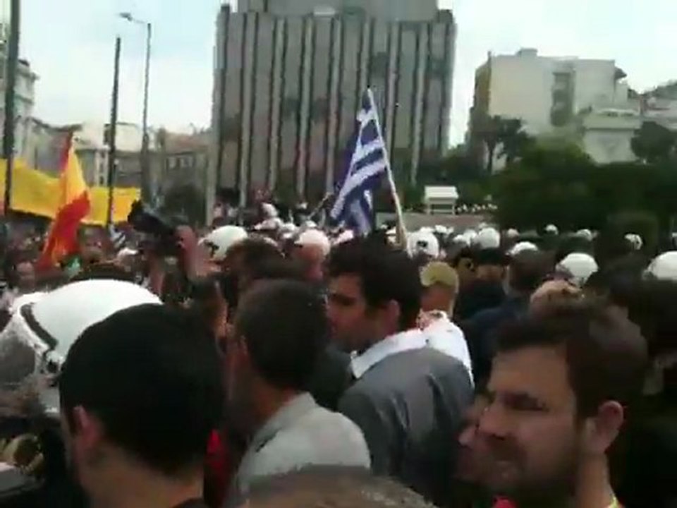 Ενταση με διμοιρίες των ΜΑΤ και αγανακτισμένους