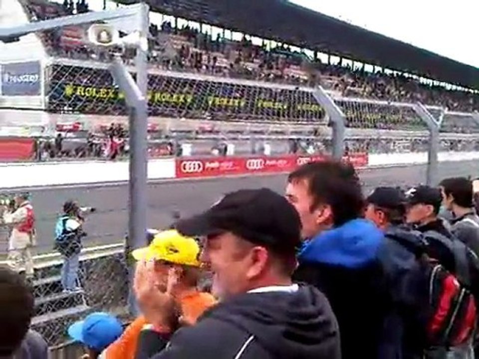 24 heures du Mans - Fin de la course defile des voitures