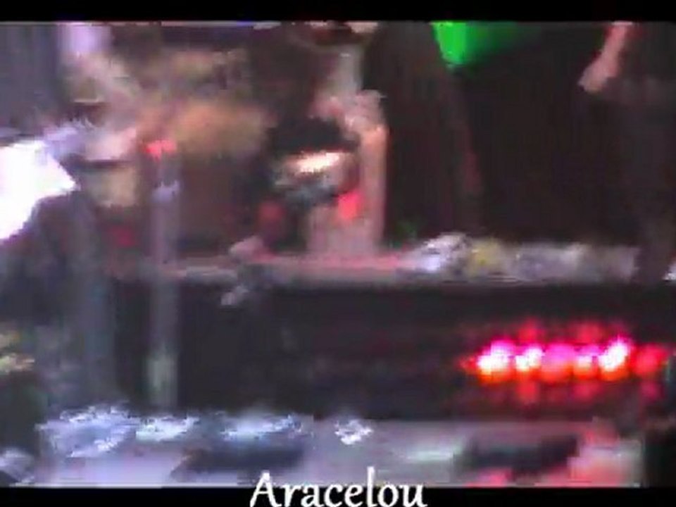 Shakira _ Waka Waka (partie 1) Paris Bercy 13 Juin 2011