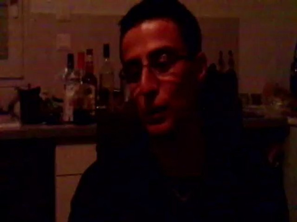 jeo chante " tout ça grace a ma tante, le jardin de ma tante "