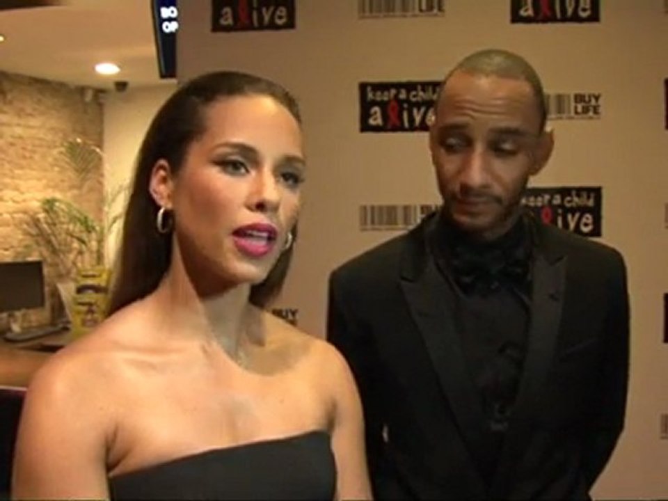 Alicia Keys helps Keep A Child Alive