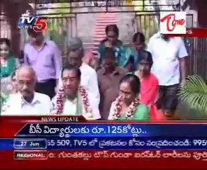 TTD Ex Member Smt Ch.Sudharani family Presents Golden Crown to BZA Kanakadurgmma Temple!!